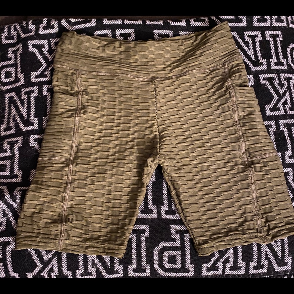 *****SOLD*******Scrunch booty shorts